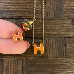 Hermès look-alike H necklace and earrings
